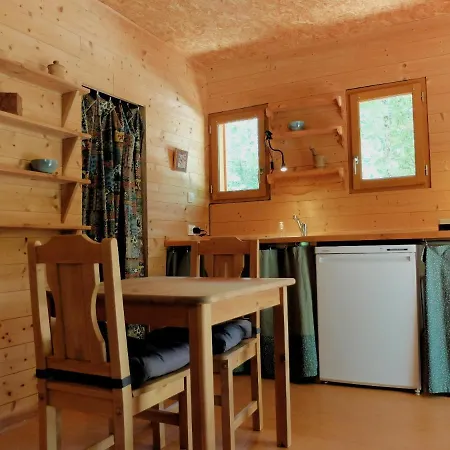 Gite Et Cabane Ecologiques 1000 Pailles Labastide-de-Virac Exterior photo