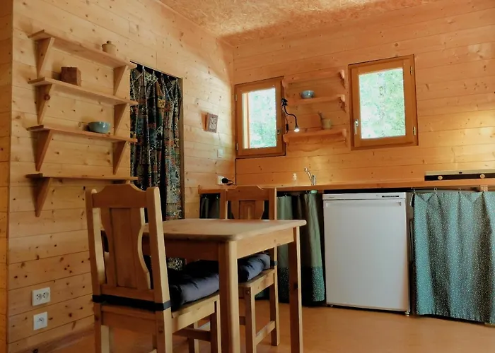 Gite Et Cabane Ecologiques 1000 Pailles